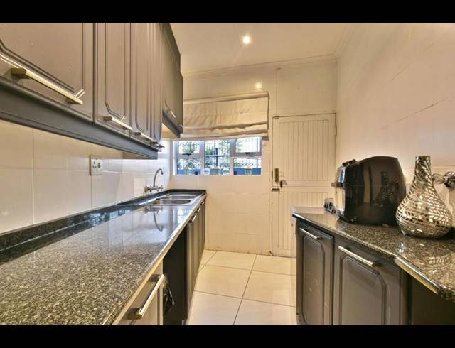 5 BEDROOM HOUSE FOR SALE IN GLENVISTA